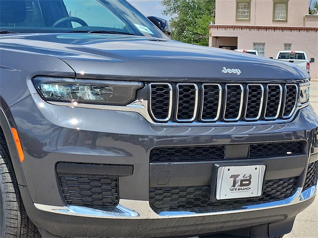 2025 Jeep Grand Cherokee Laredo photo 7