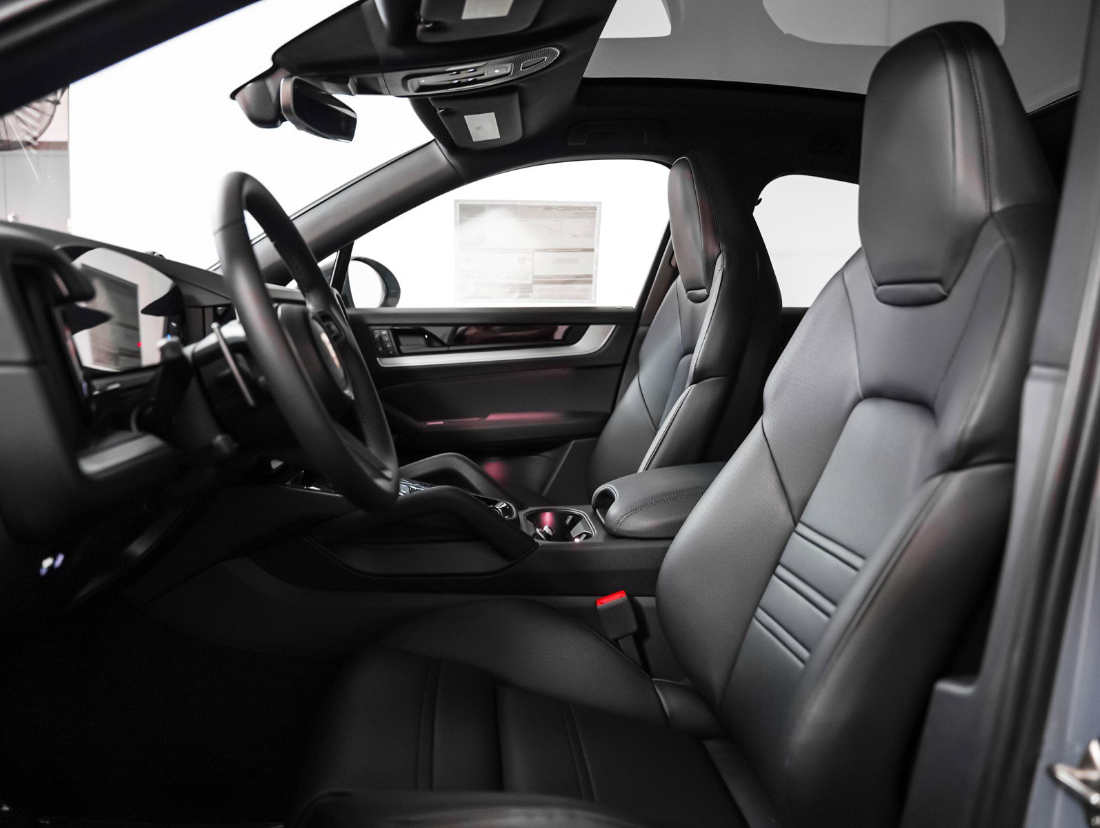 2025 Porsche Cayenne Coupe photo 5