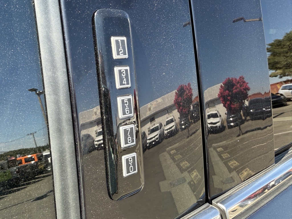 2021 Ford F-150 Platinum photo 25