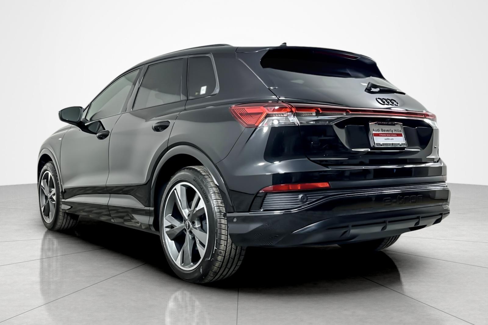 2024 Audi Q4 E-tron Premium Plus 55 photo 3