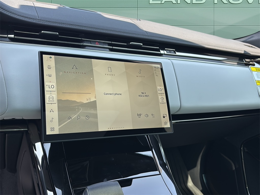 2025 Land Rover Range Rover Sport SE photo 8