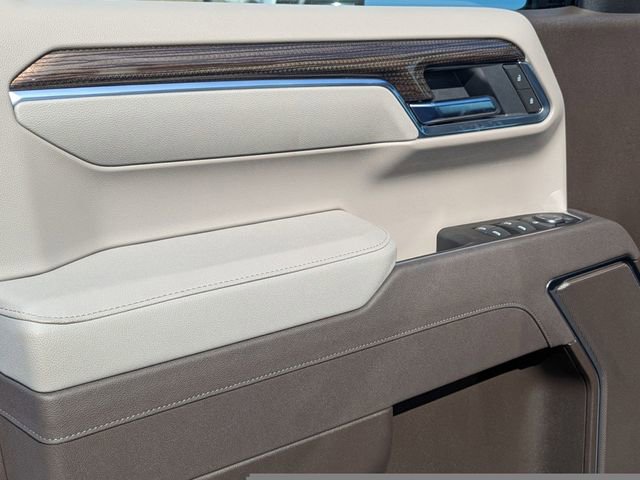 2025 Chevrolet Silverado 1500 LT photo 14