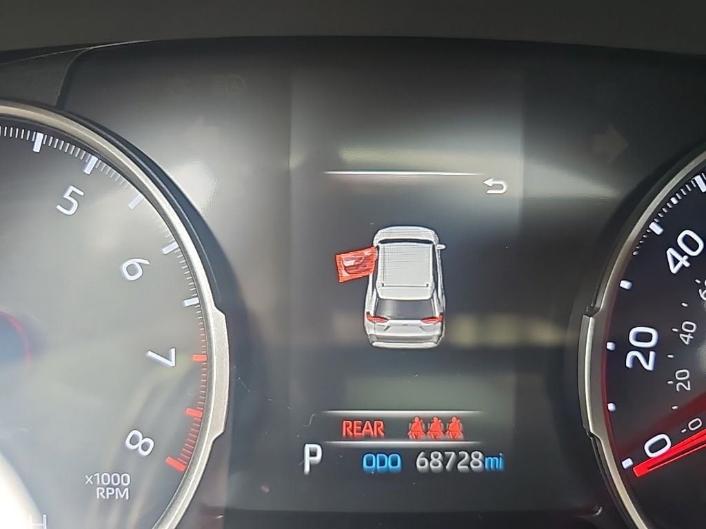 2020 Toyota RAV4 XLE photo 24