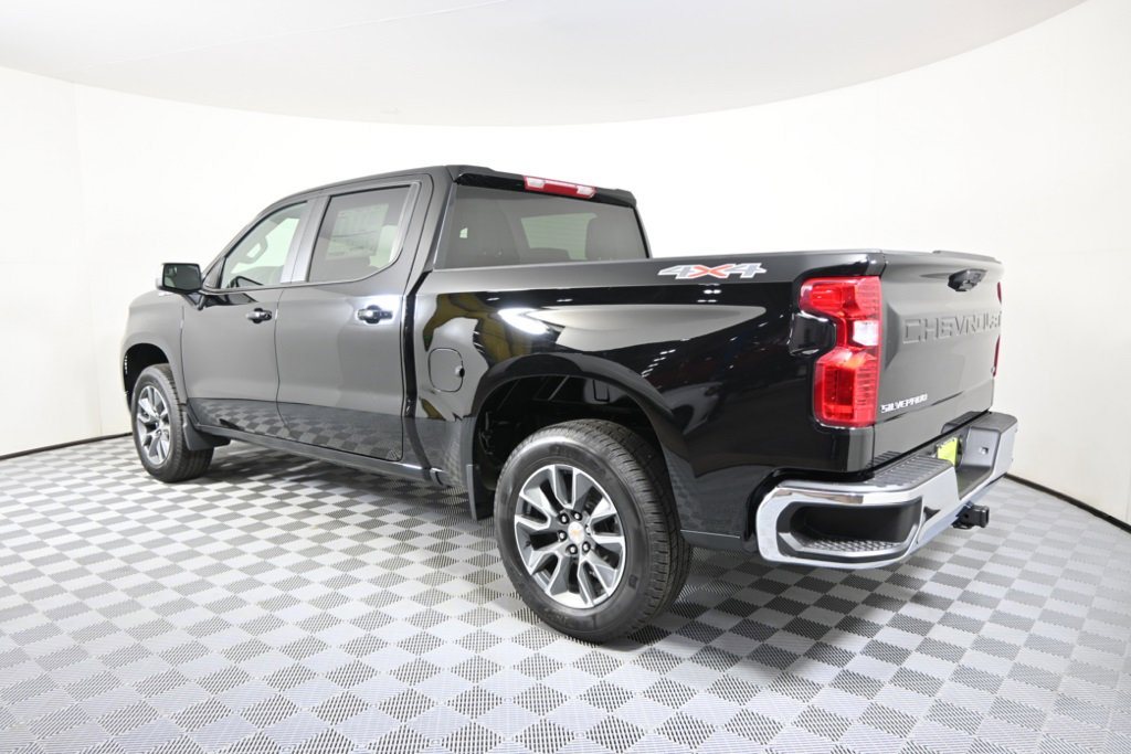 2025 Chevrolet Silverado 1500 LT photo 4