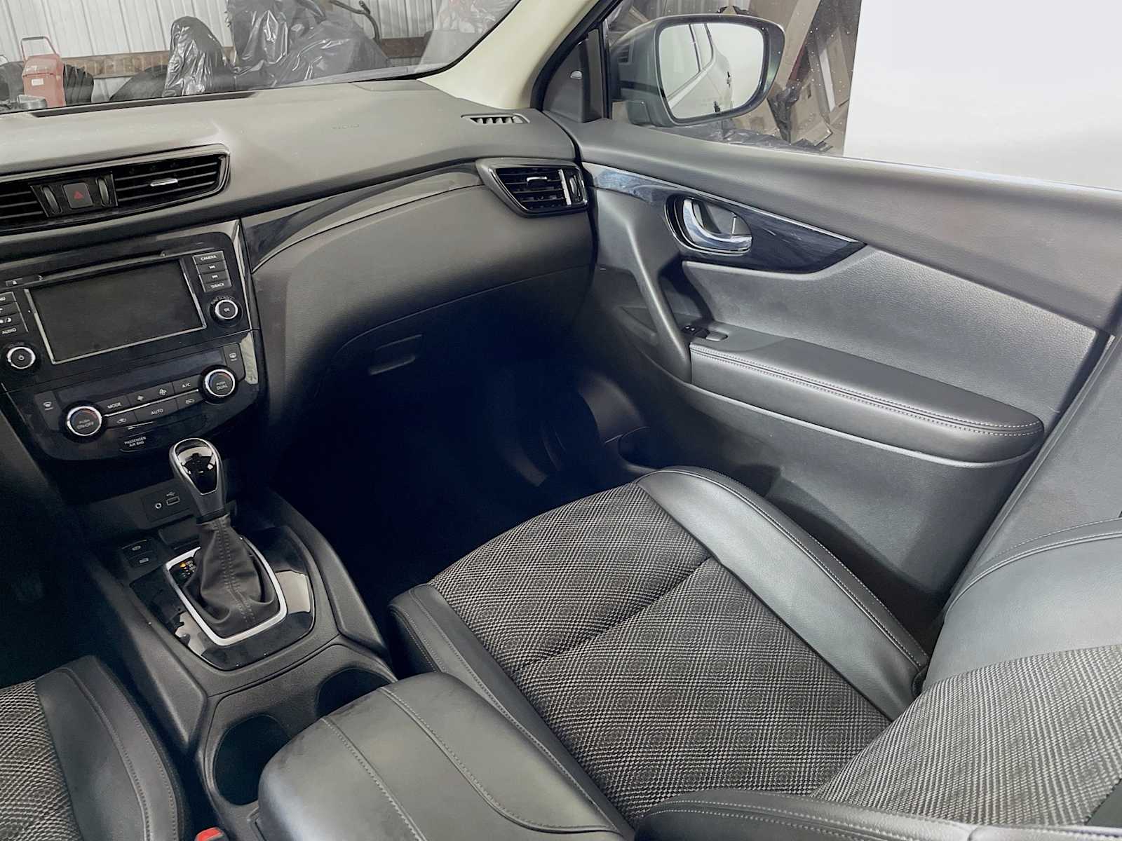 2022 Nissan Rogue Sport SV photo 21