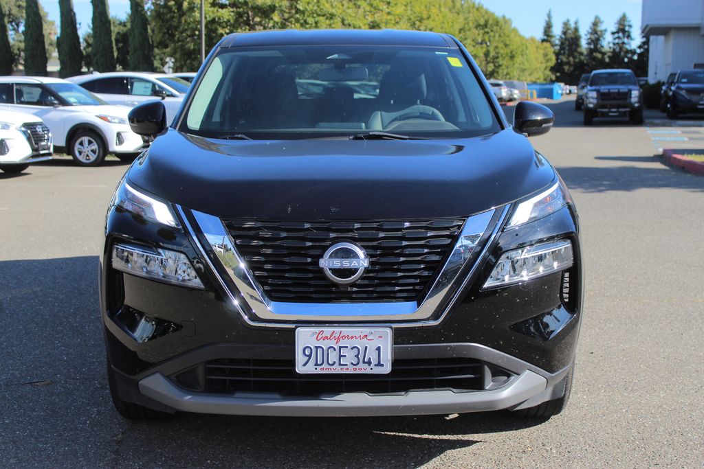2023 Nissan Rogue SV photo 3