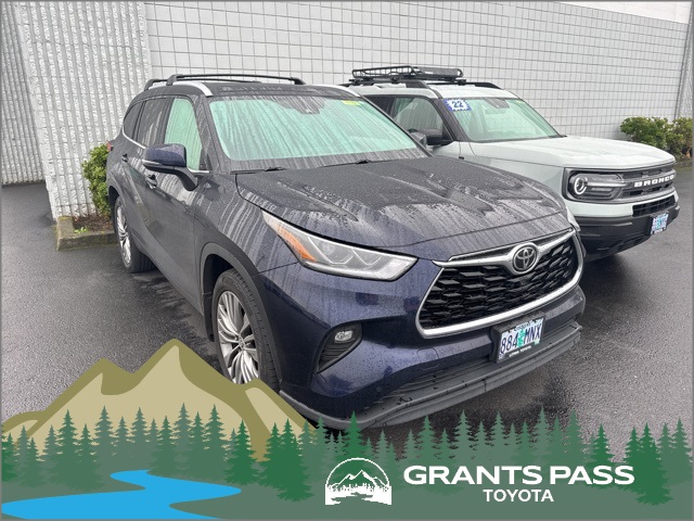 2020 Toyota Highlander Limited's photo