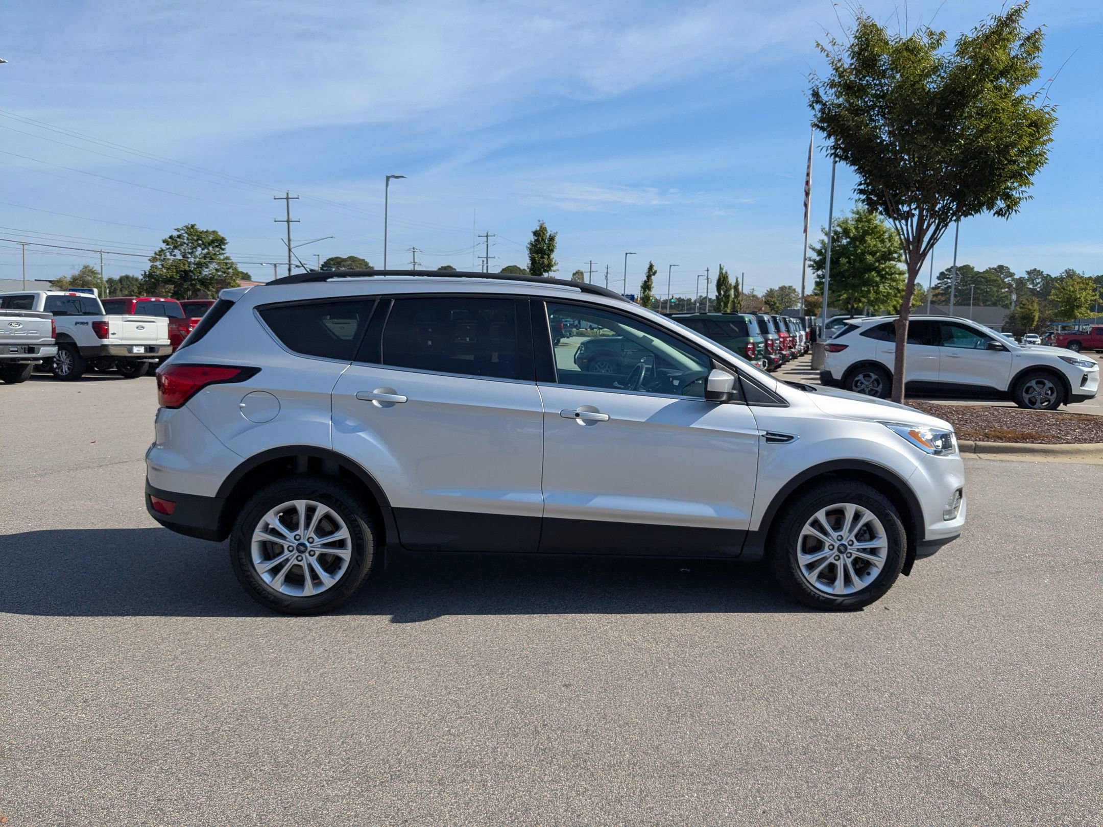 2019 Ford Escape SEL photo 6