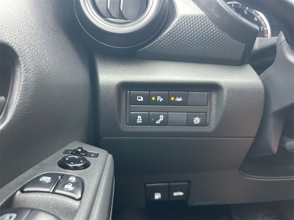 2021 Nissan Kicks S photo 19