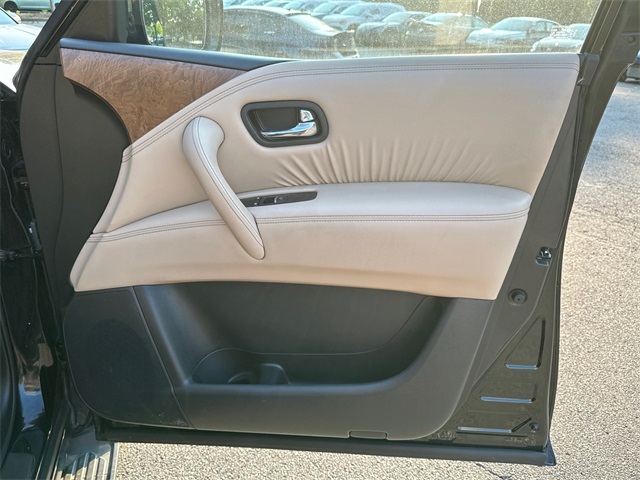 2023 Nissan Armada SL photo 13