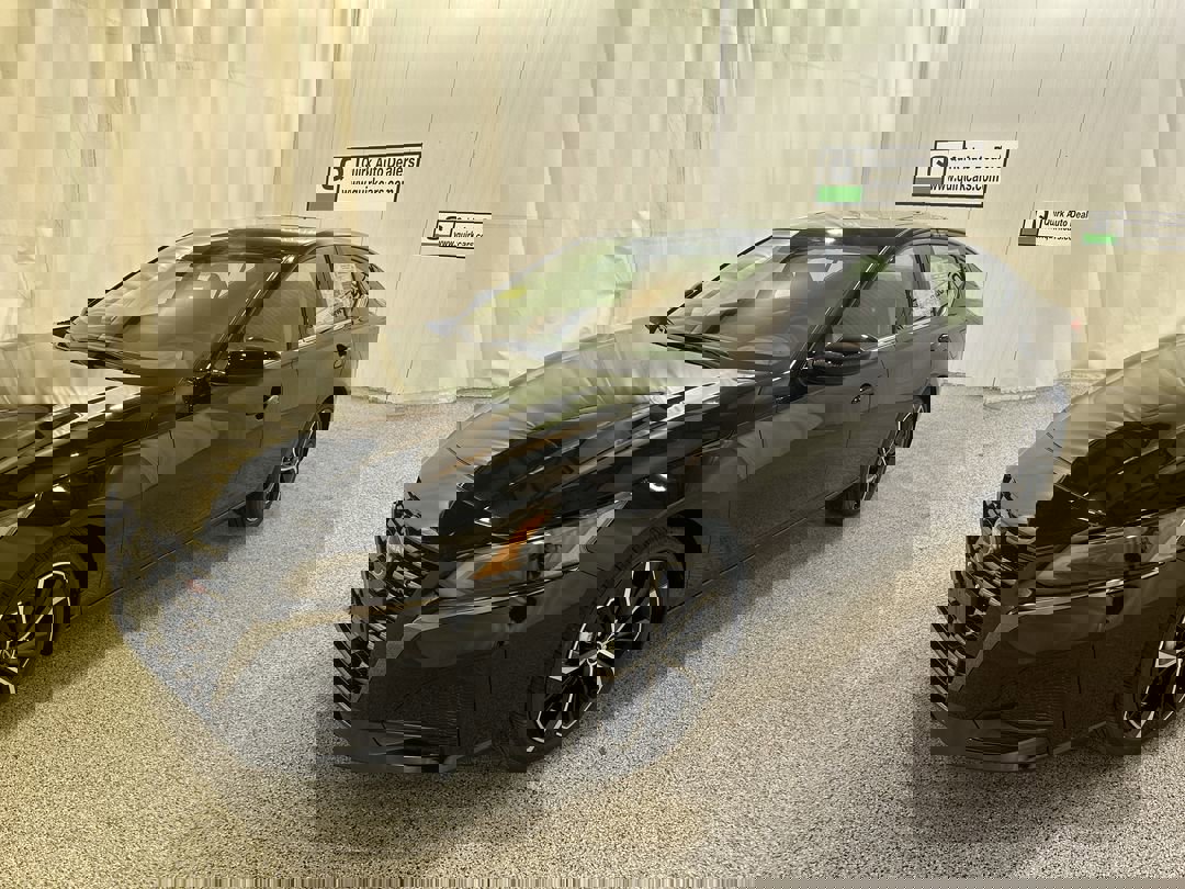 2025 Nissan Altima SR photo 3