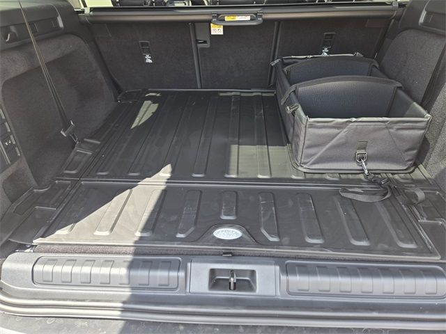 2025 Land Rover Discovery S photo 17
