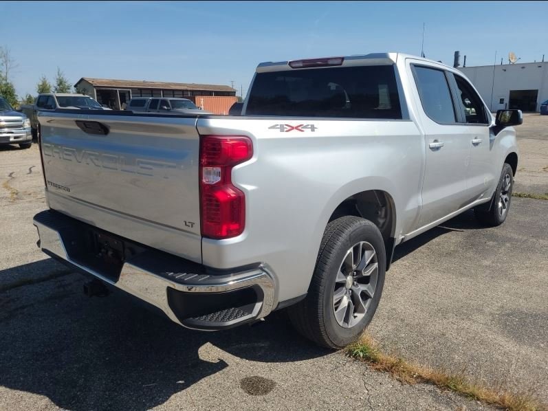 2022 Chevrolet Silverado 1500 LT photo 3