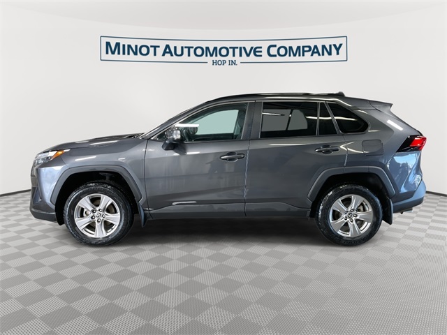 2022 Toyota RAV4 XLE photo 4