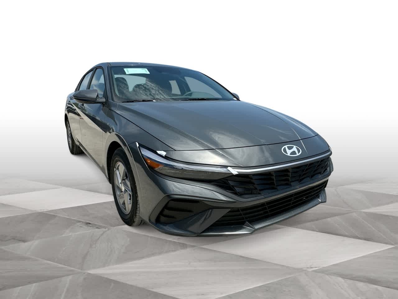 2025 Hyundai Elantra SE photo 2