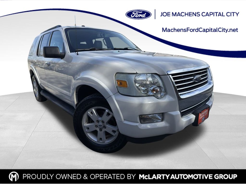 2009 Ford Explorer XLT's photo