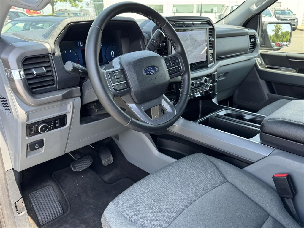 2024 Ford F-150 XLT photo 2