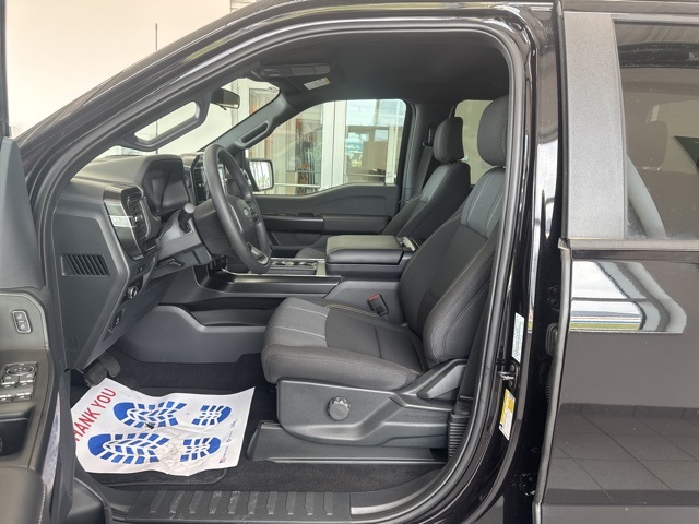 2025 Ford F-150 STX photo 10