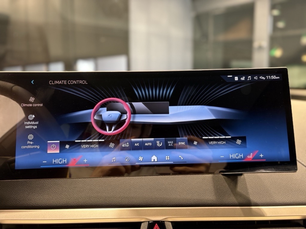 2025 Bmw iX photo 9