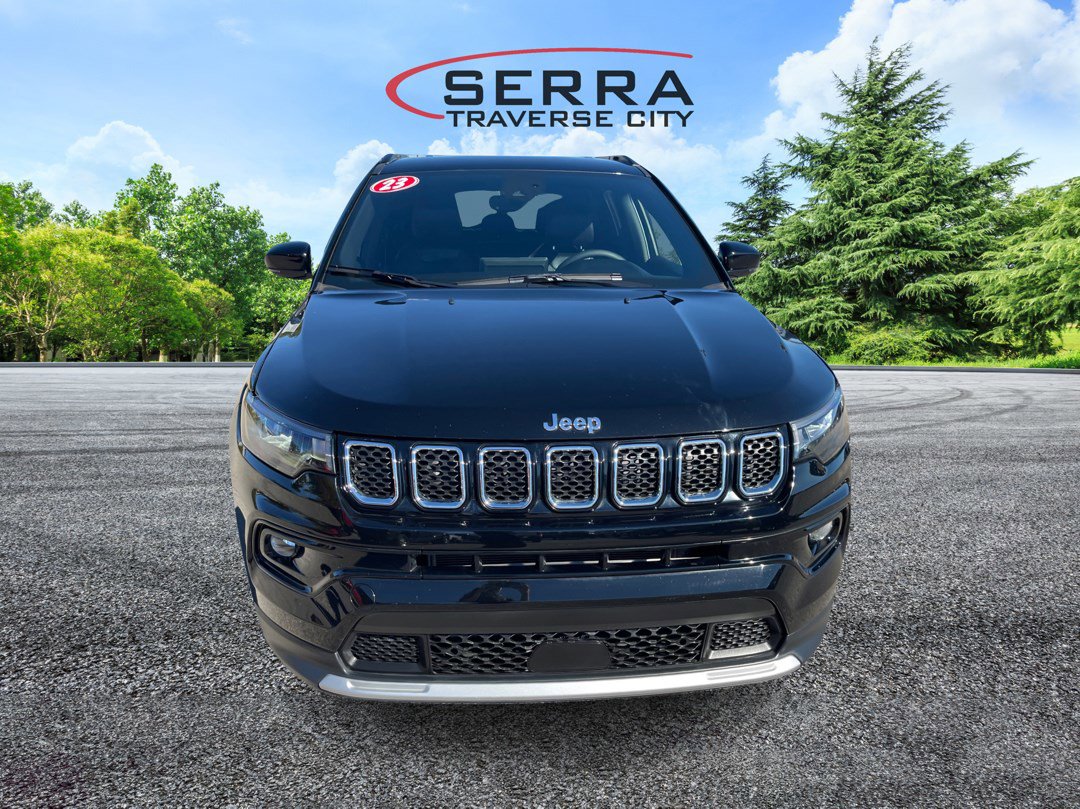 2023 Jeep Compass Limited photo 2