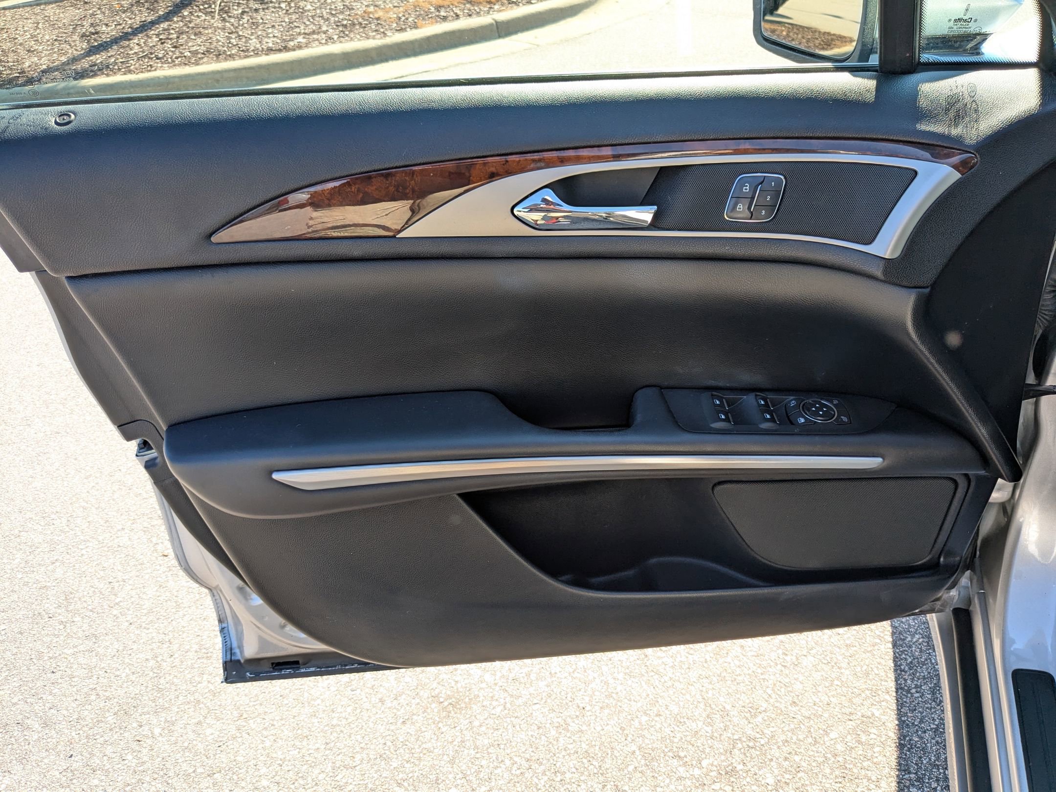 2016 Lincoln MKZ Base photo 12