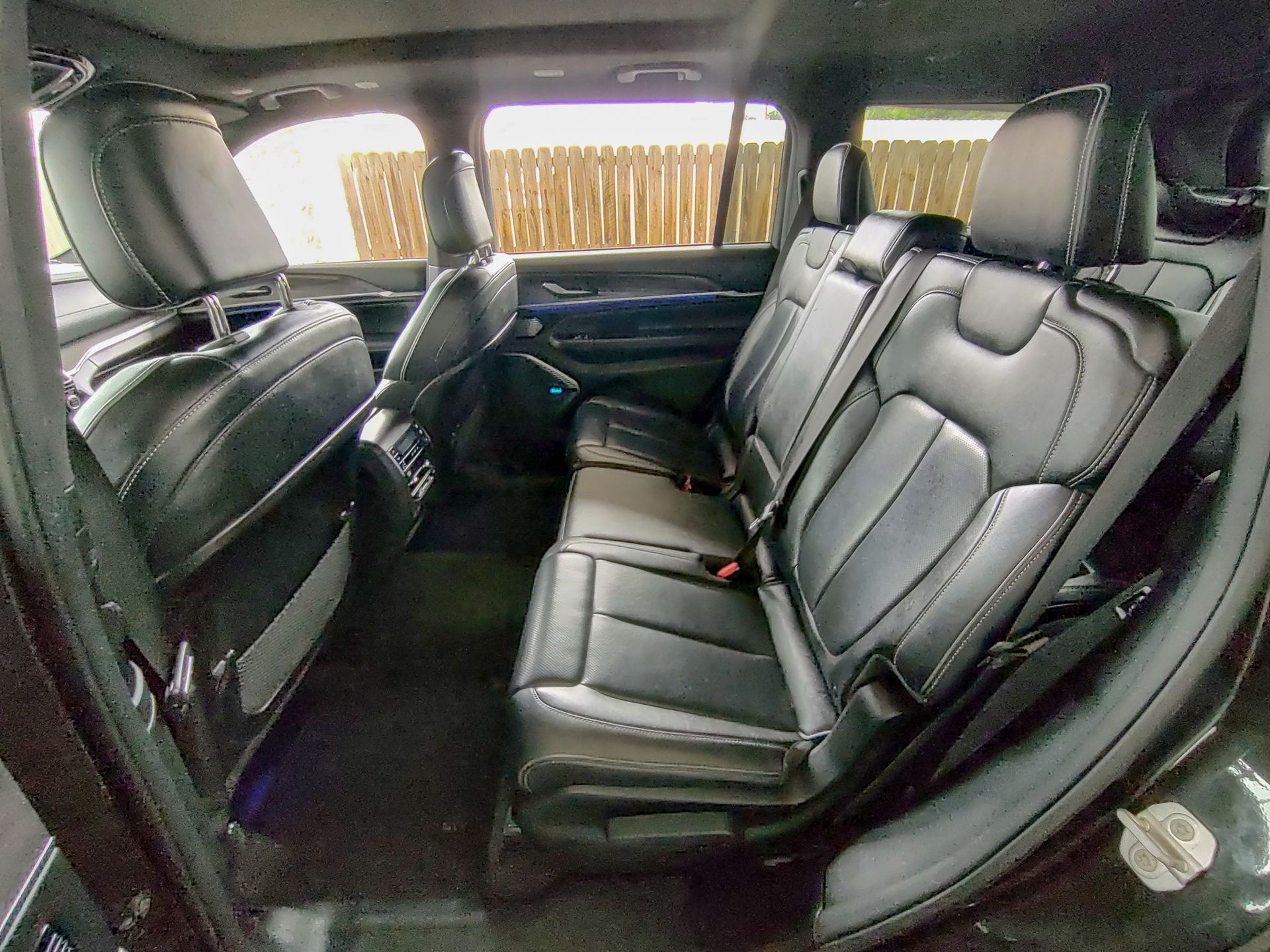 2022 Jeep Grand Cherokee Overland photo 9