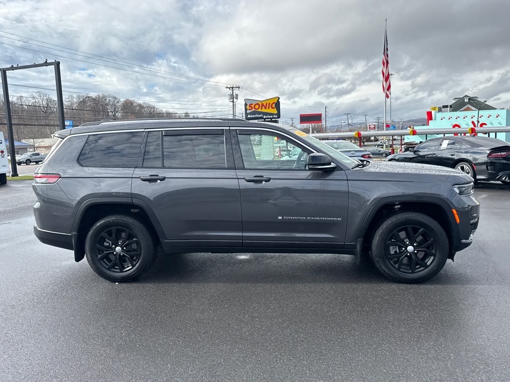 2022 Jeep Grand Cherokee Limited photo 3