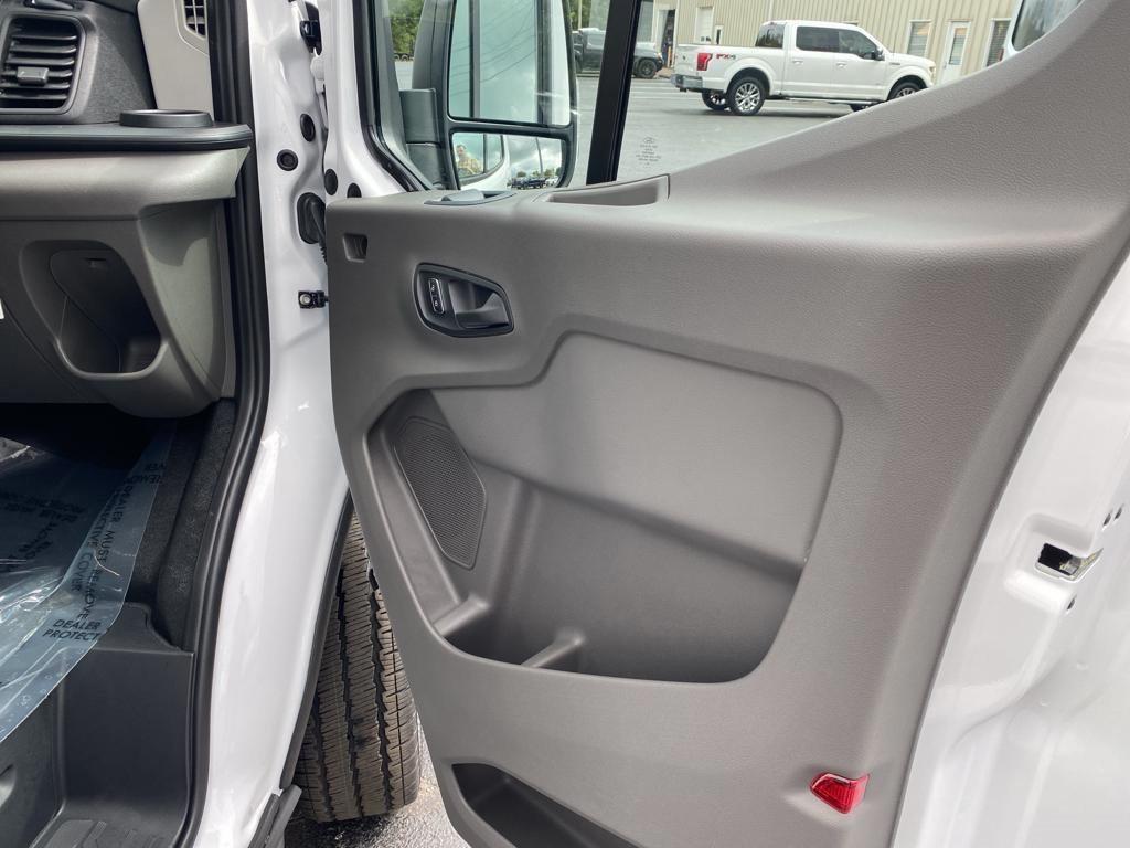 2024 Ford Transit Cargo Van photo 4