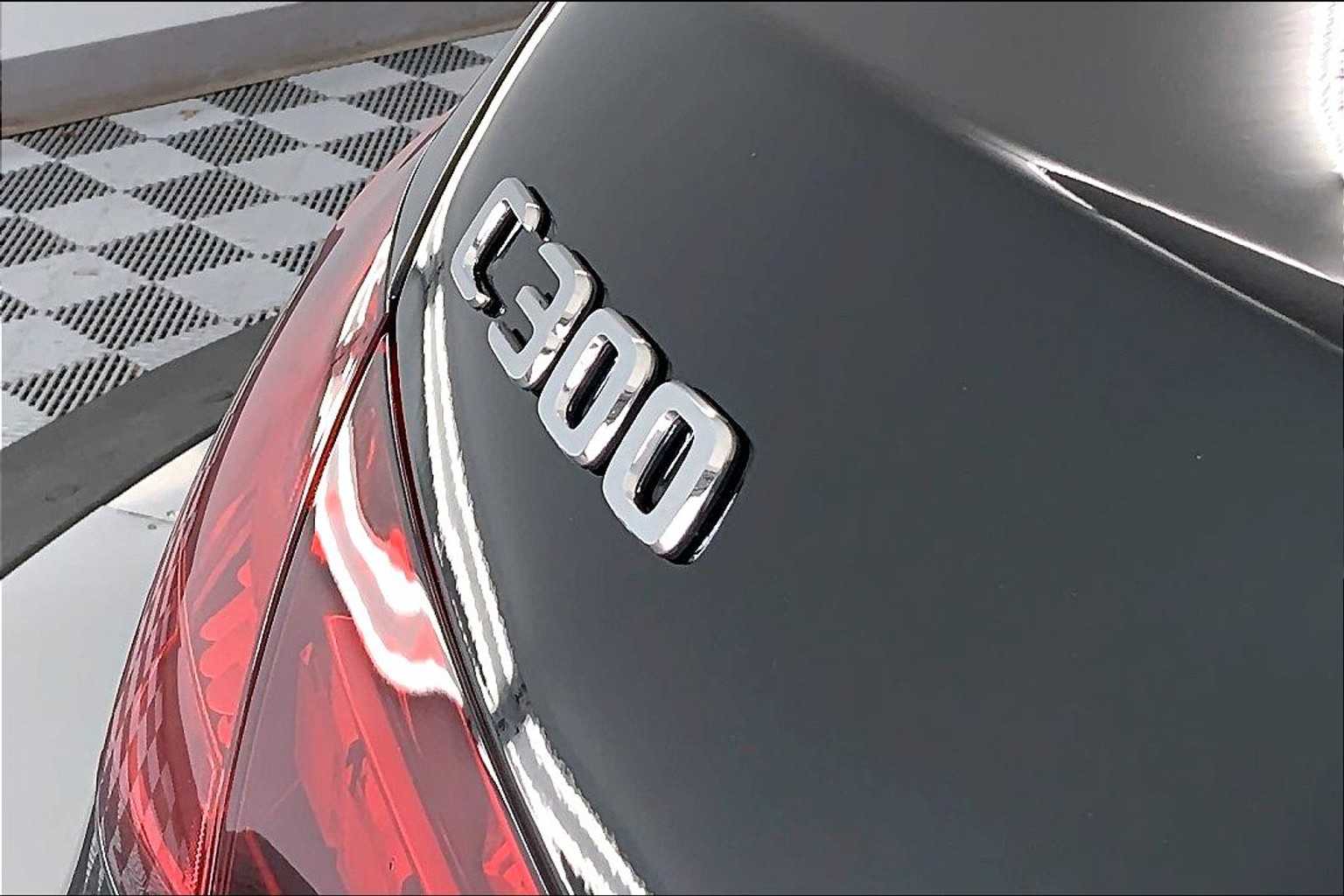 2025 Mercedes Benz C 300 4MATIC photo 7