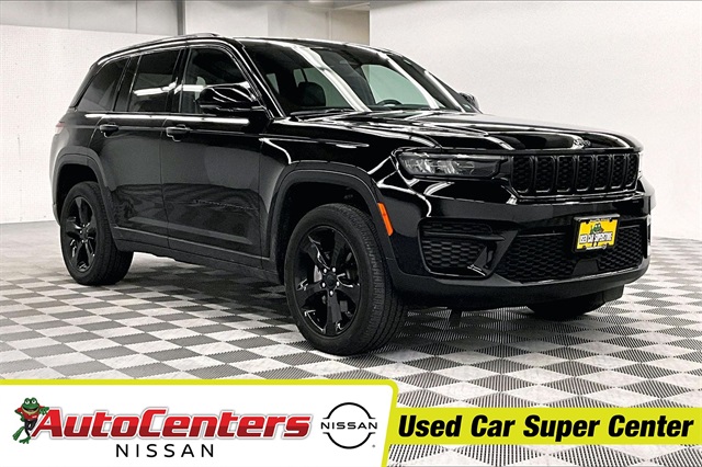 2022 Jeep Grand Cherokee Altitude's photo