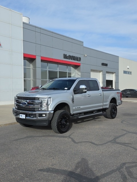 2017 Ford F-350 Super Duty Lariat's photo