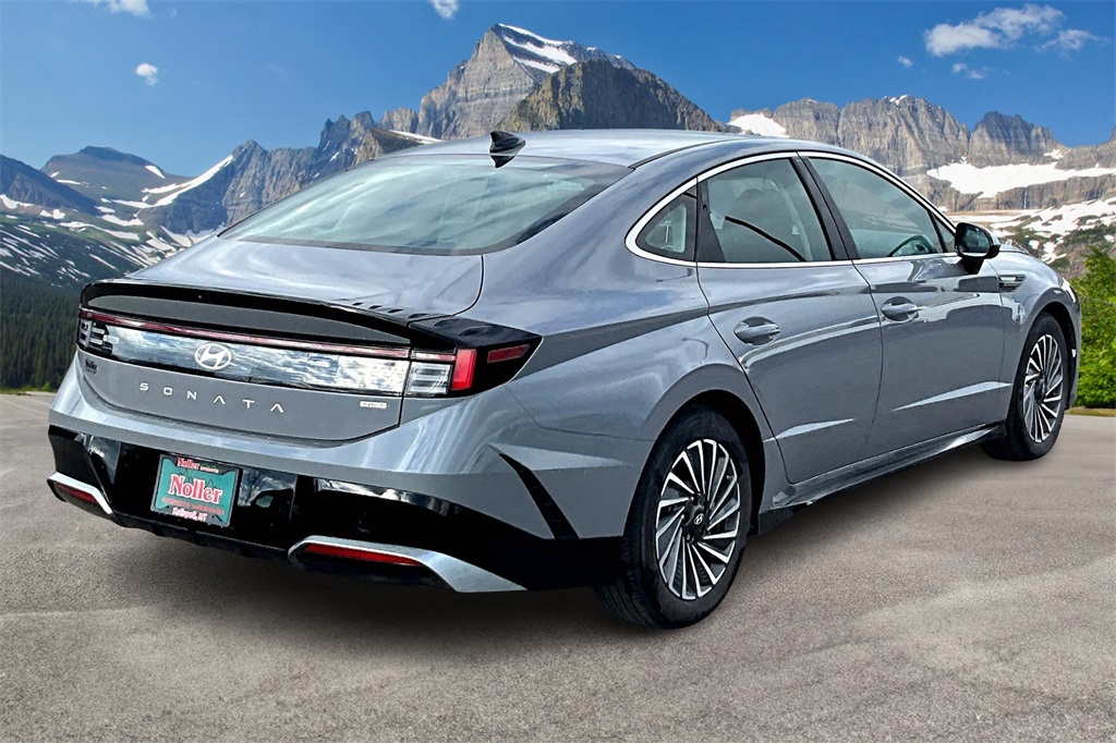 2024 Hyundai Sonata Hybrid SEL photo 2