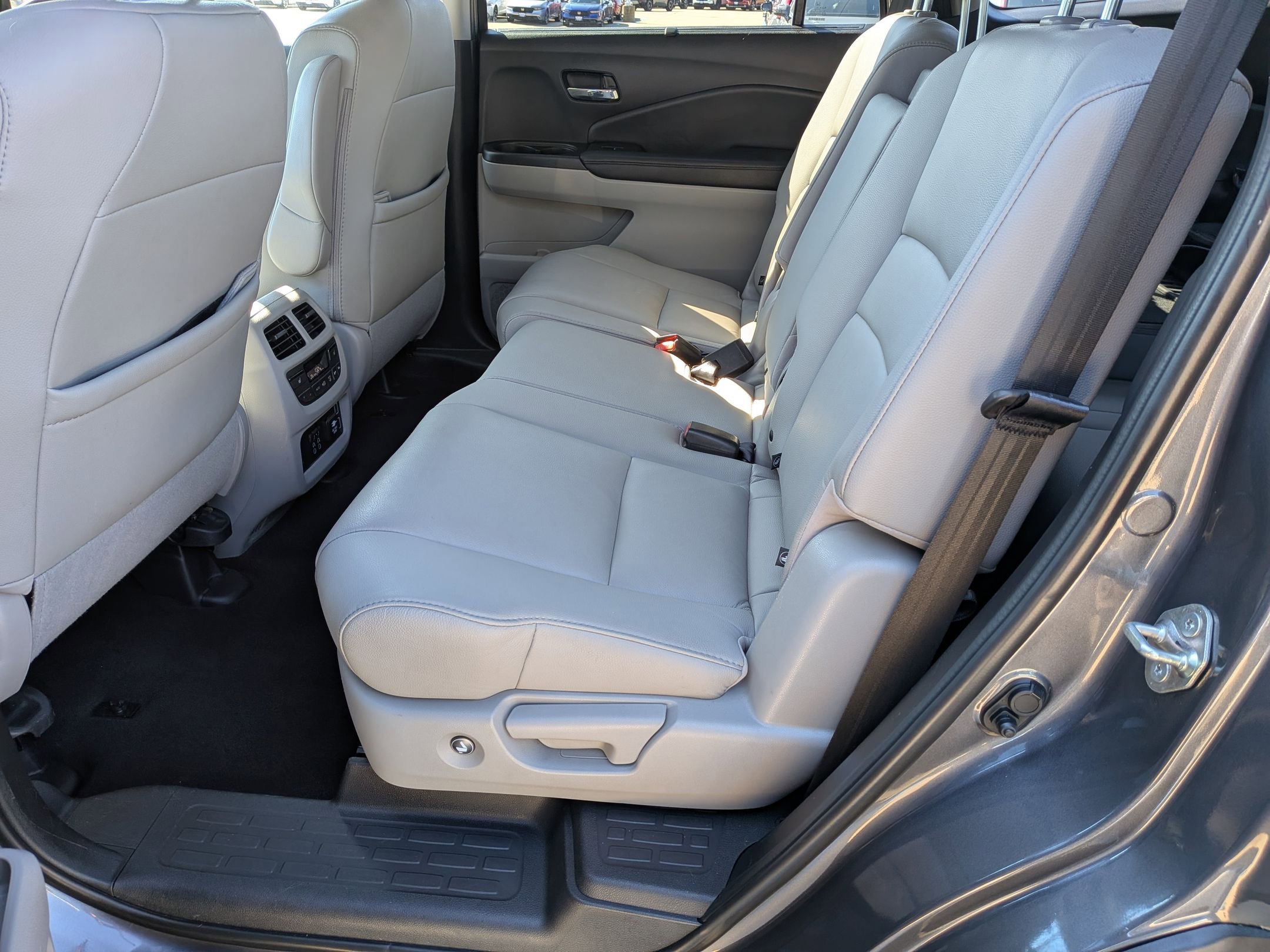 2019 Honda Pilot Touring photo 24