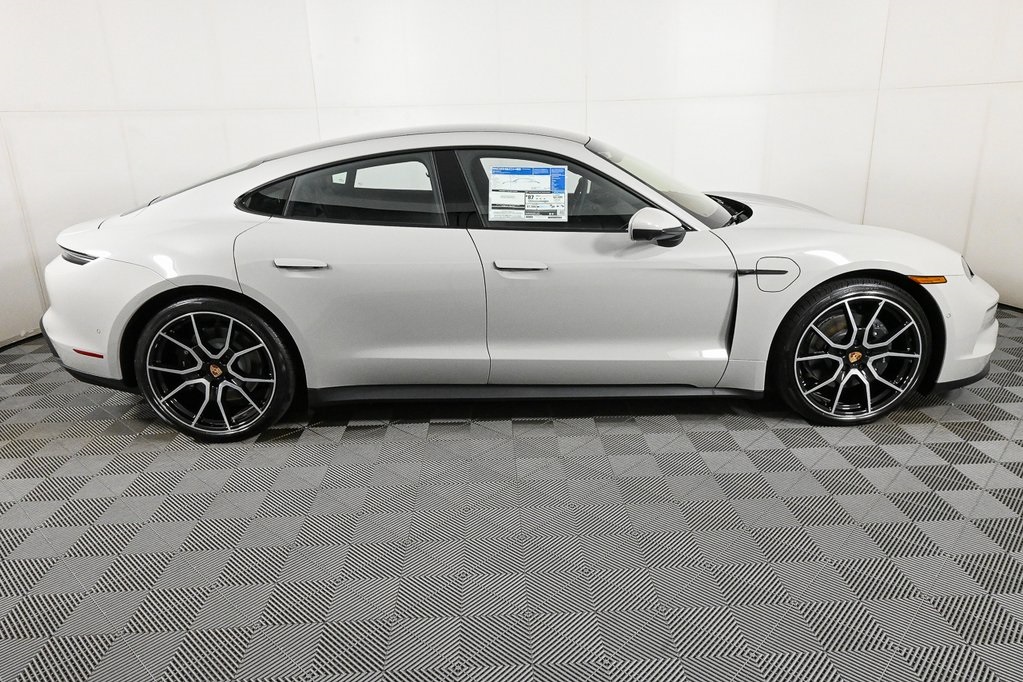 2026 Porsche Taycan 4 photo 27