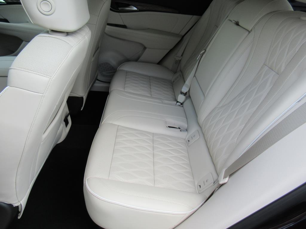 2022 Buick Envision Avenir photo 28