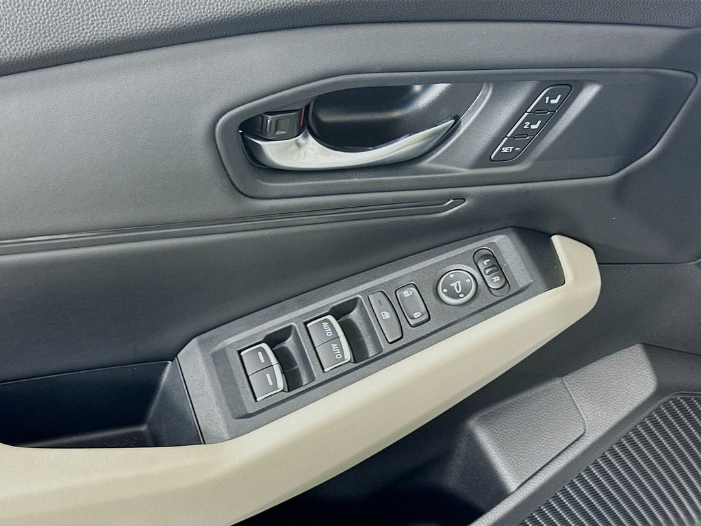 2025 Honda Accord Hybrid EX-L photo 14