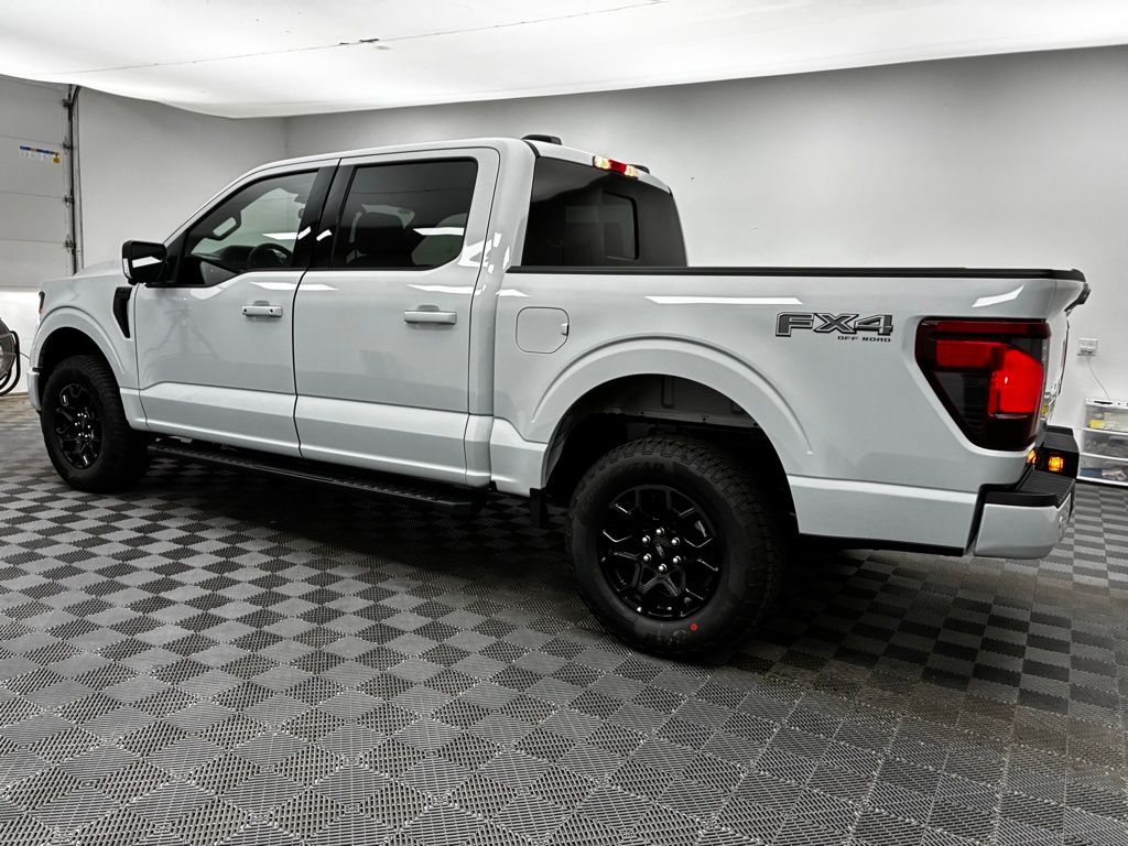 2025 Ford F-150 XLT photo 12