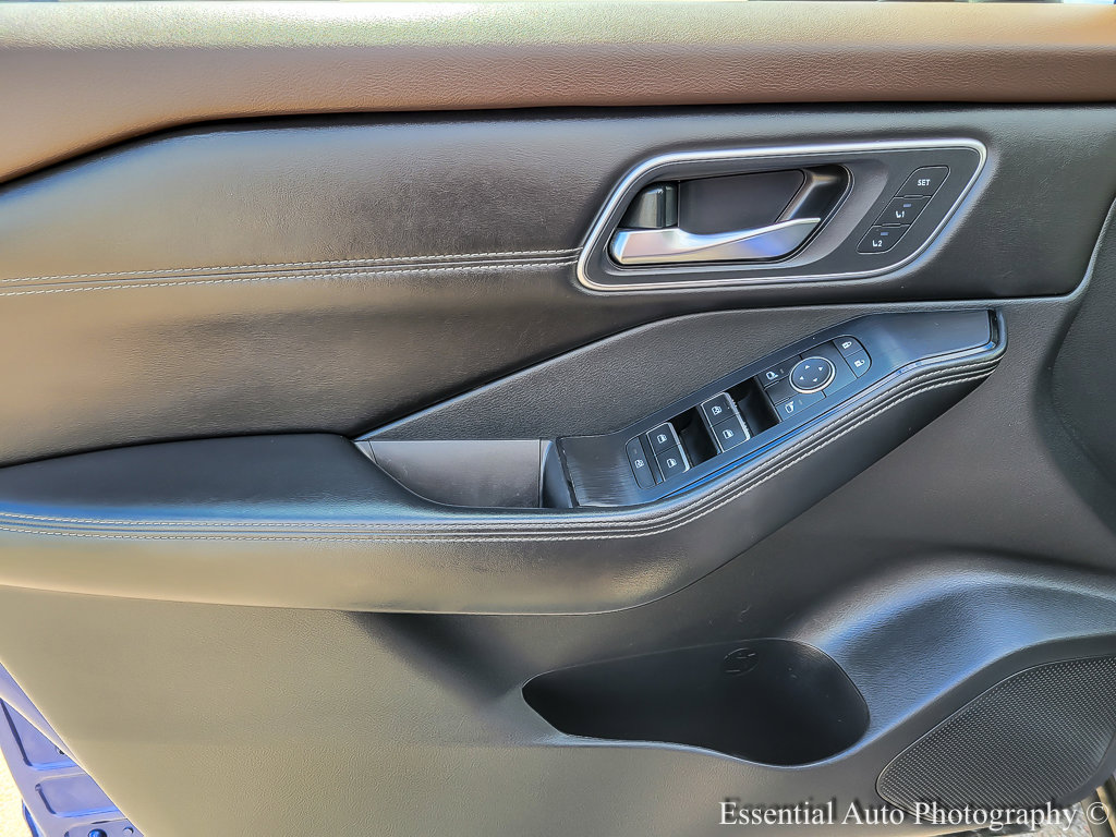 2022 NISSAN ROGUE - Image 18