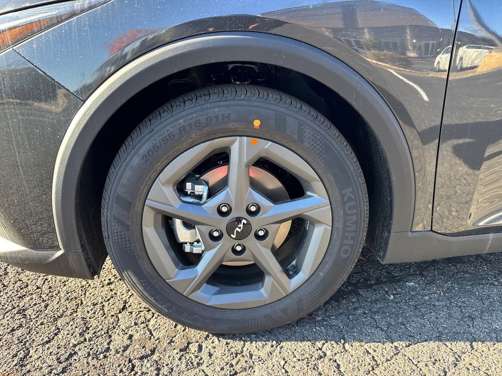 2025 Kia K4 LXS photo 4