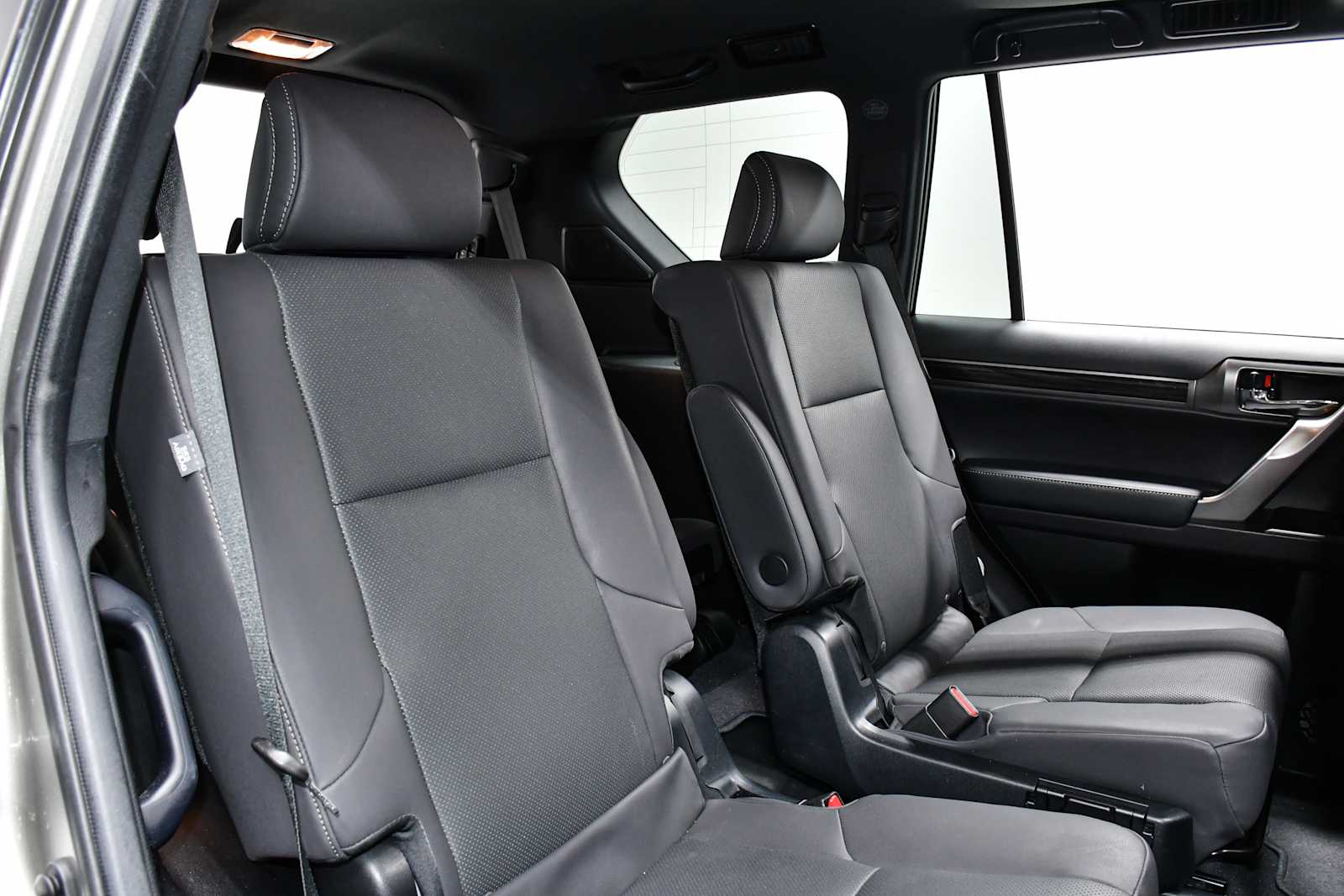 Certified Used 2023 Atomic Silver Lexus 460 Premium image 27