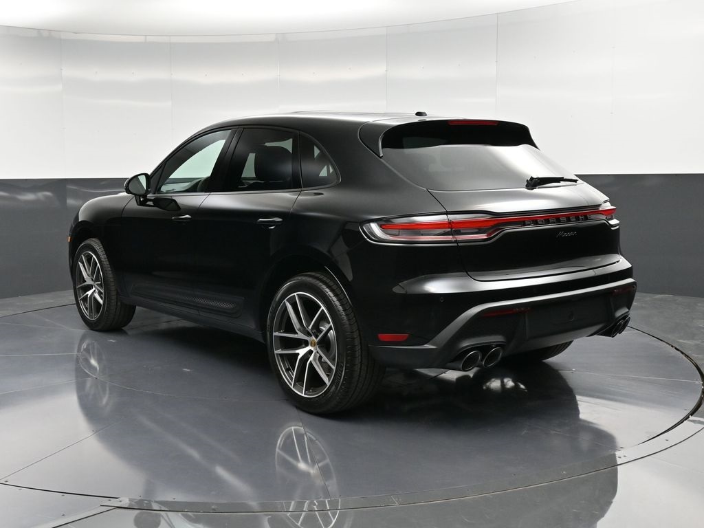 2026 Porsche Macan T photo 2