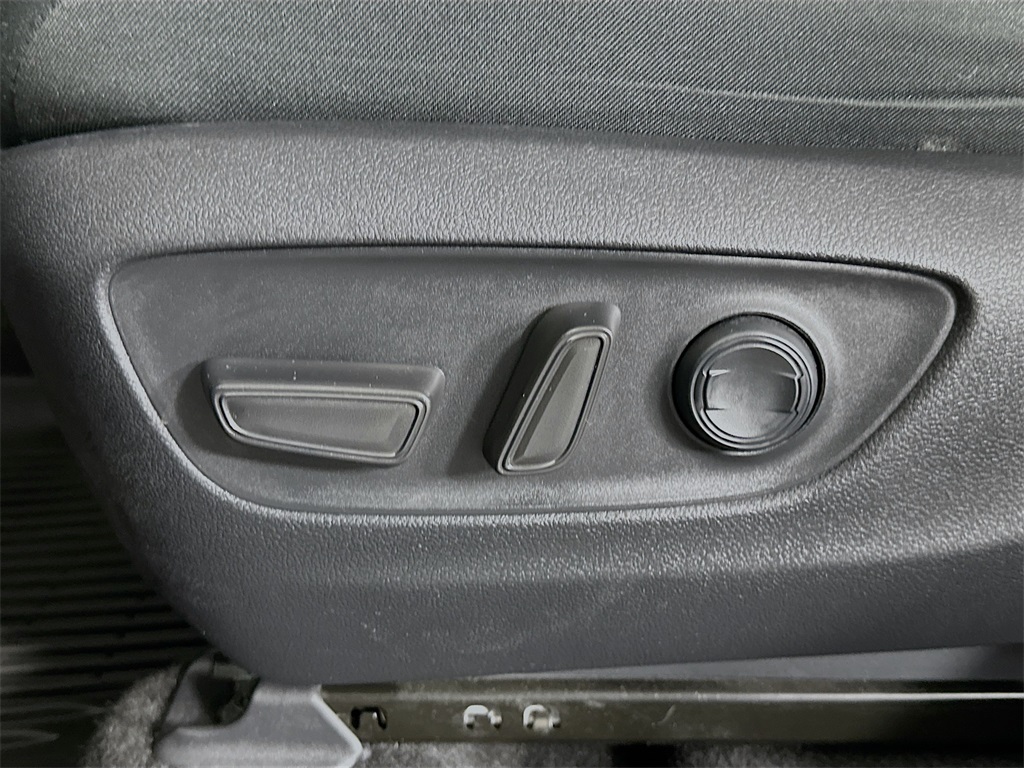 2022 Toyota RAV4 XLE photo 23