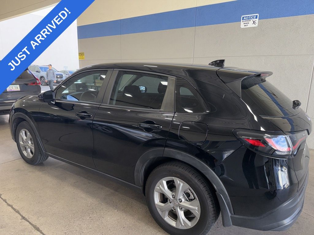 2023 Honda HR-V LX photo 4