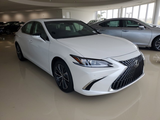2025 Lexus ES