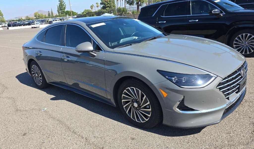 Used 2022 Hyundai Sonata Hybrid Limited with VIN KMHL54JJXNA049605 for sale in Kansas City