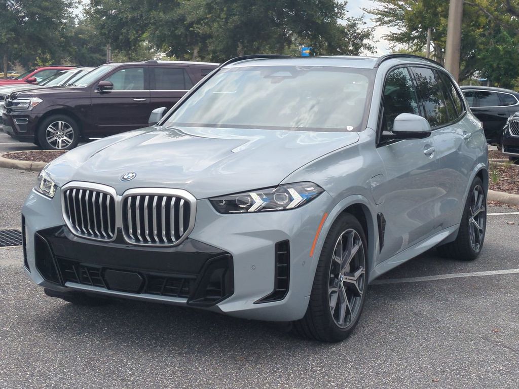 2026 BMW X5 50e's photo