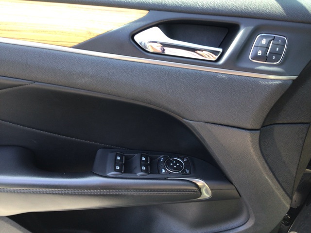 2015 Lincoln MKC Base photo 17