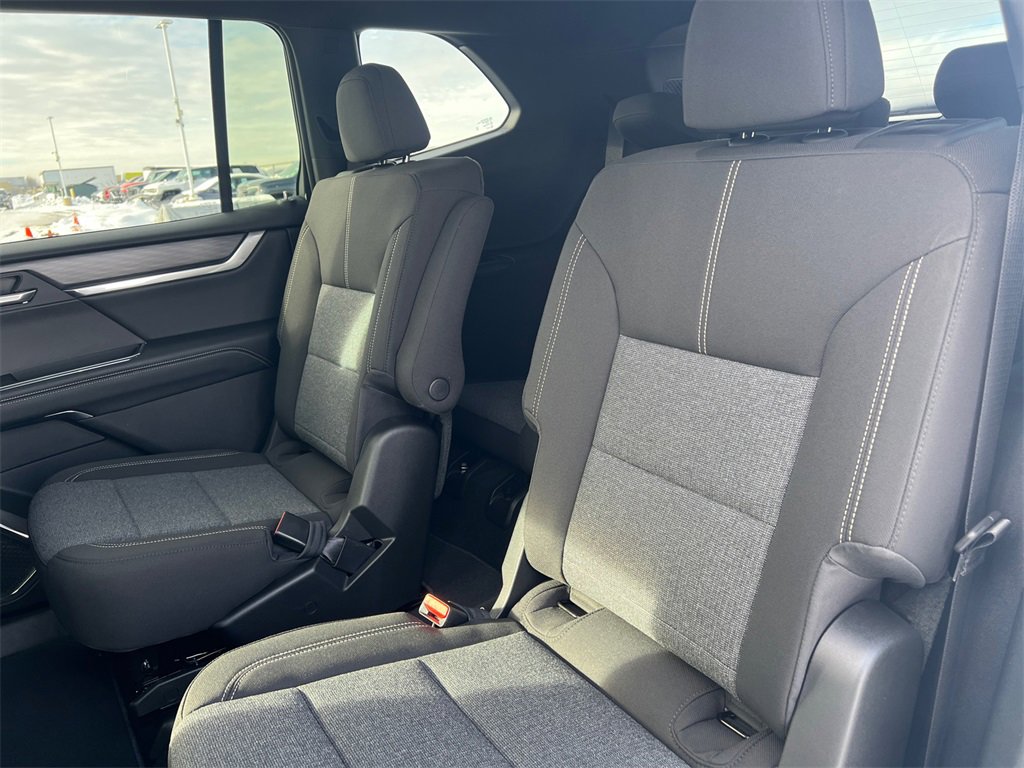 2026 GMC ACADIA - Image 29