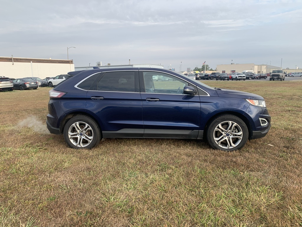 2016 Ford Edge Titanium photo 4