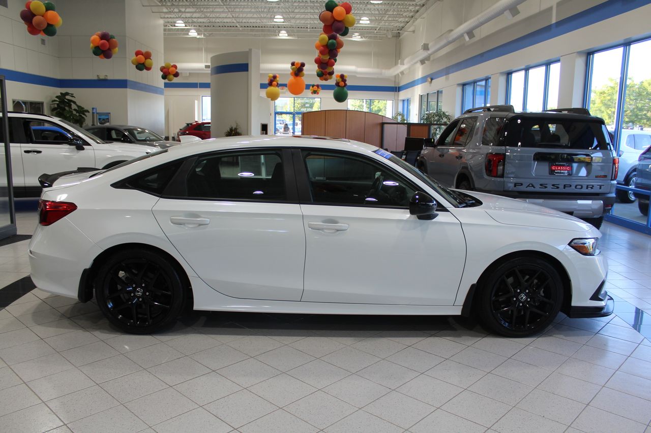 2023 Honda Civic Si photo 2
